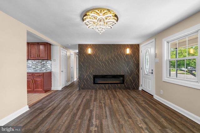 205 SECOND AVE, West Berlin, NJ 08091