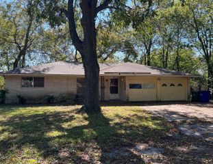 108 E South Street, Whitesboro, TX 76273