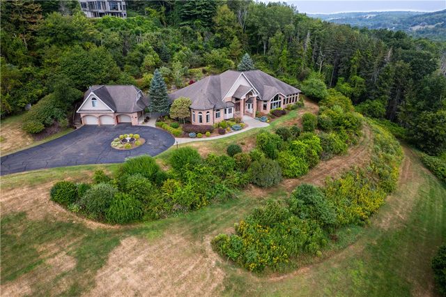 186 Hillcrest Road, Elmira, NY 14903