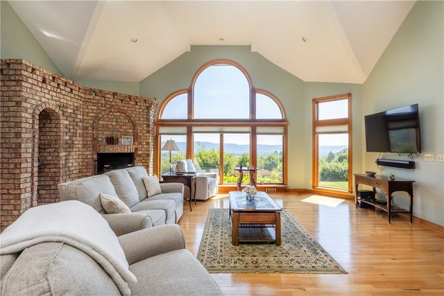 186 Hillcrest Road, Elmira, NY 14903