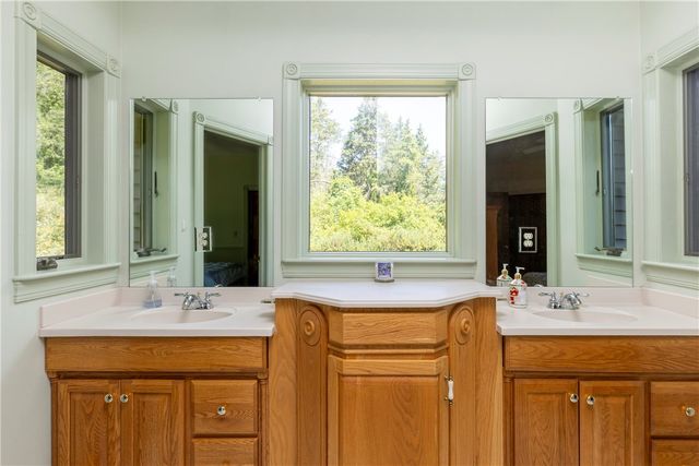 186 Hillcrest Road, Elmira, NY 14903