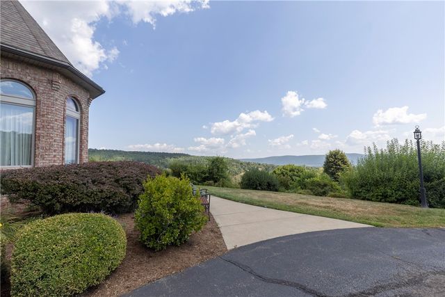 186 Hillcrest Road, Elmira, NY 14903