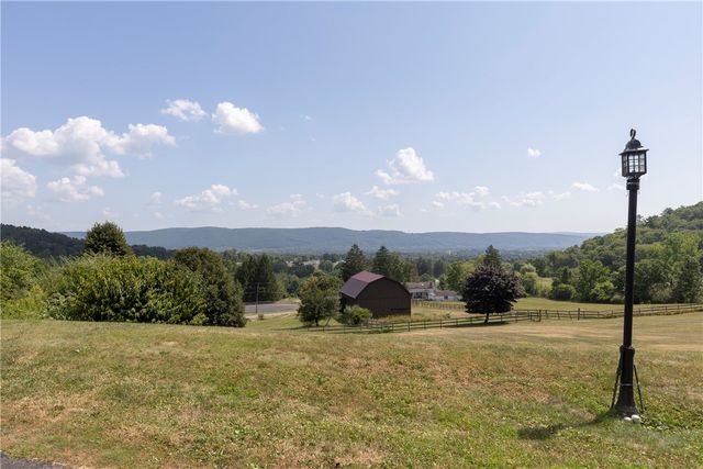 186 Hillcrest Road, Elmira, NY 14903