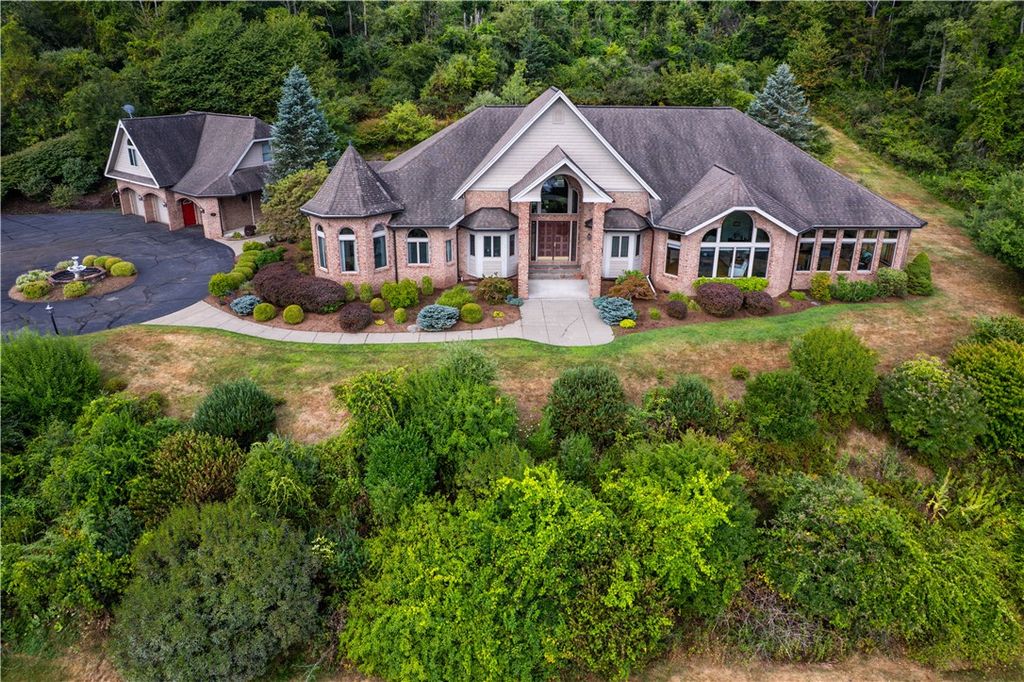 186 Hillcrest Road, Elmira, NY 14903