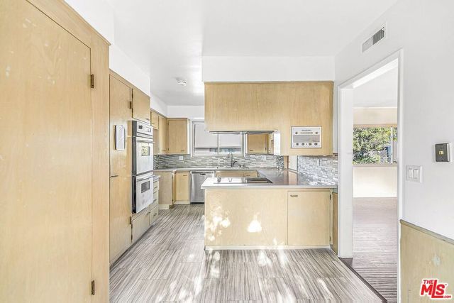 3543 Scadlock Lane, Sherman Oaks, CA 91403