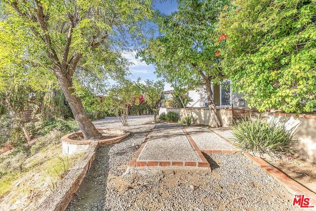 3543 Scadlock Lane, Sherman Oaks, CA 91403