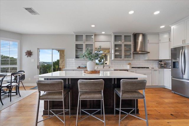 19215 White Horse CV, Spicewood, TX 78669