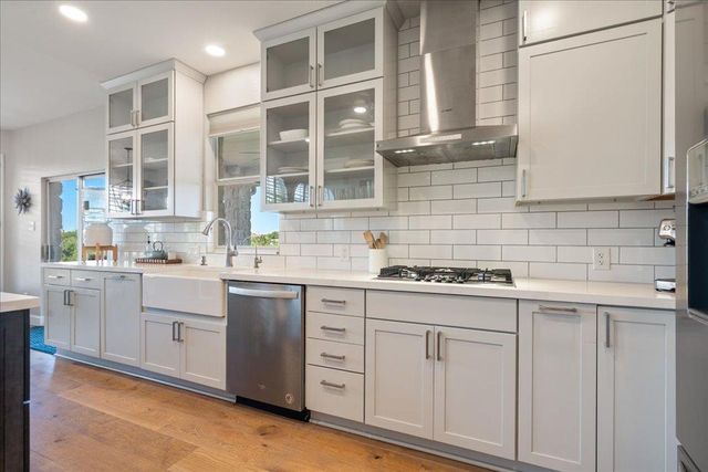 19215 White Horse CV, Spicewood, TX 78669