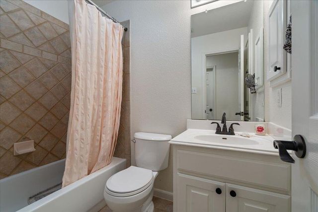 19215 White Horse CV, Spicewood, TX 78669