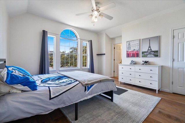 19215 White Horse CV, Spicewood, TX 78669