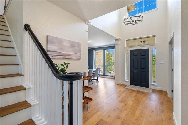 19215 White Horse CV, Spicewood, TX 78669