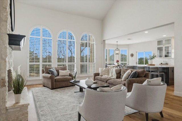 19215 White Horse CV, Spicewood, TX 78669