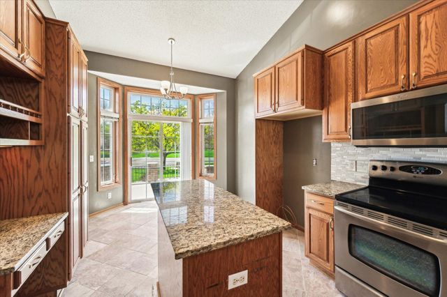 6913 Connelly Circle, Savage, MN 55378