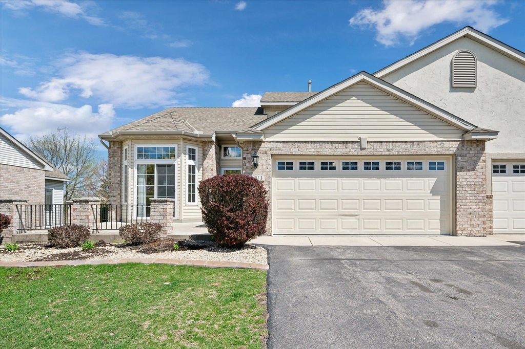6913 Connelly Circle, Savage, MN 55378