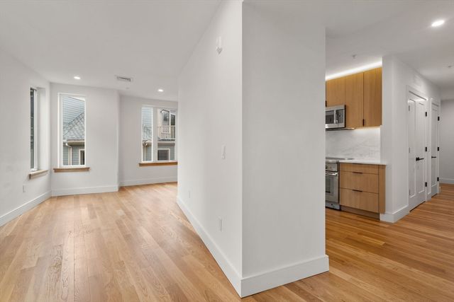 58 Kent U304, Brookline, MA 02445