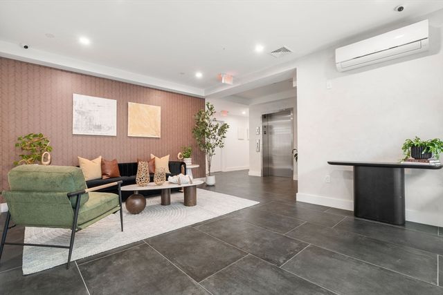 58 Kent U304, Brookline, MA 02445