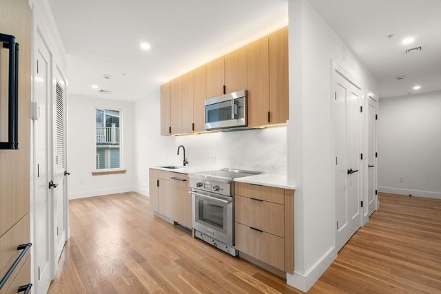 58 Kent U304, Brookline, MA 02445