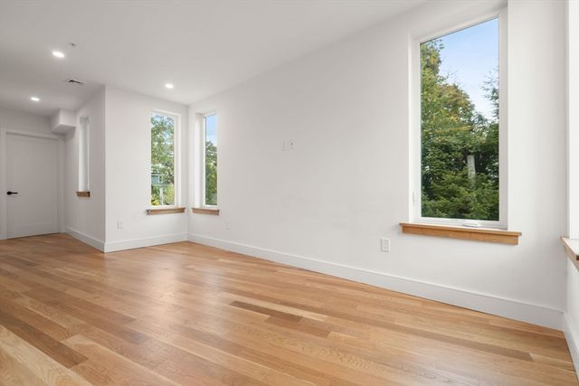58 Kent U304, Brookline, MA 02445