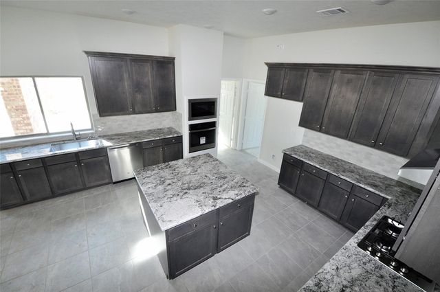 2207 Dorado Street, League City, TX 77539