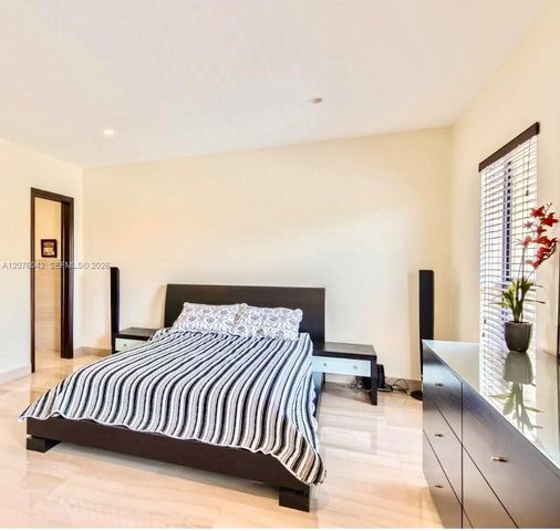 3864 NE 167th Street 5, North Miami Beach, FL 33160