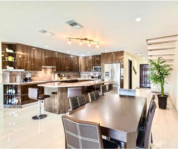 3864 NE 167th Street 5, North Miami Beach, FL 33160