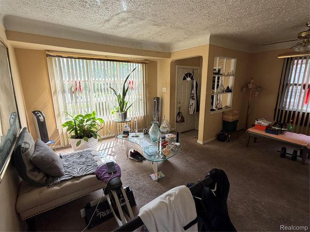 10071 Vaughan Street, Detroit, MI 48228