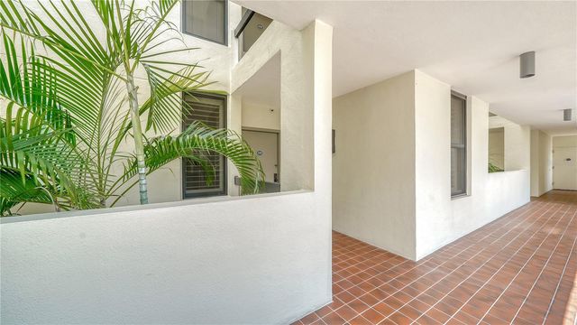 1930 HARBOURSIDE DRIVE 122, Longboat Key, FL 34228