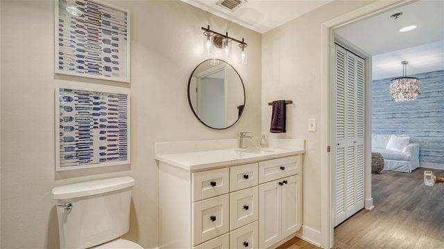 1930 HARBOURSIDE DRIVE 122, Longboat Key, FL 34228