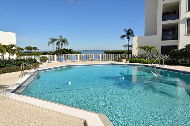 1930 HARBOURSIDE DRIVE 122, Longboat Key, FL 34228