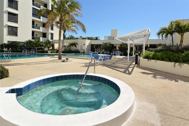 1930 HARBOURSIDE DRIVE 122, Longboat Key, FL 34228