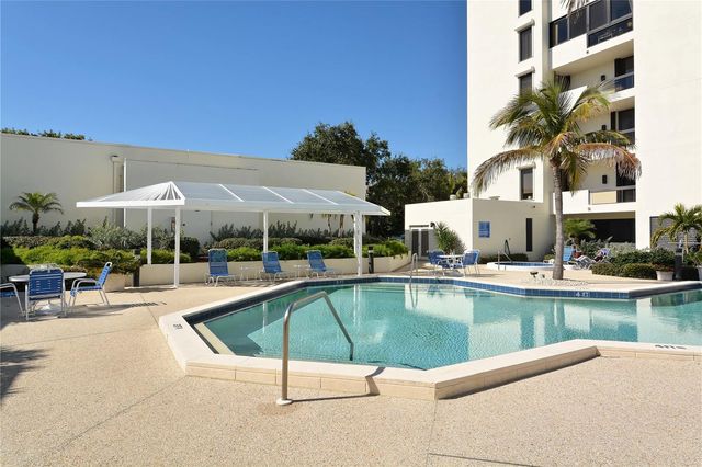 1930 HARBOURSIDE DRIVE 122, Longboat Key, FL 34228