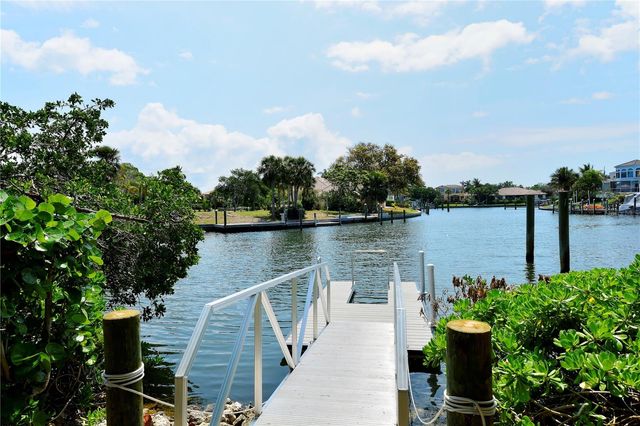 1930 HARBOURSIDE DRIVE 122, Longboat Key, FL 34228
