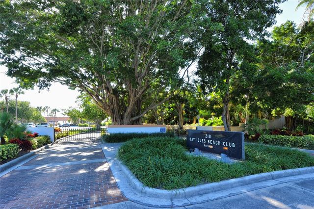 1930 HARBOURSIDE DRIVE 122, Longboat Key, FL 34228