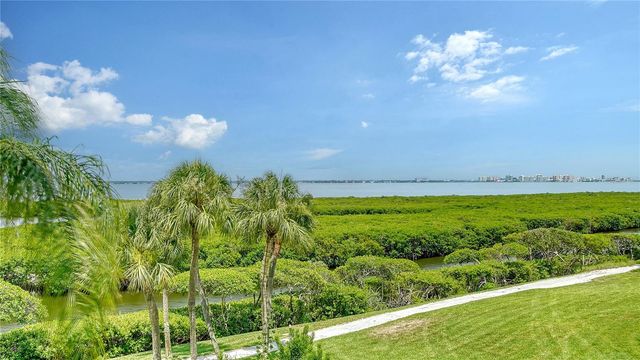 1930 HARBOURSIDE DRIVE 122, Longboat Key, FL 34228