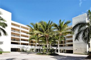 1930 HARBOURSIDE DRIVE 122, Longboat Key, FL 34228
