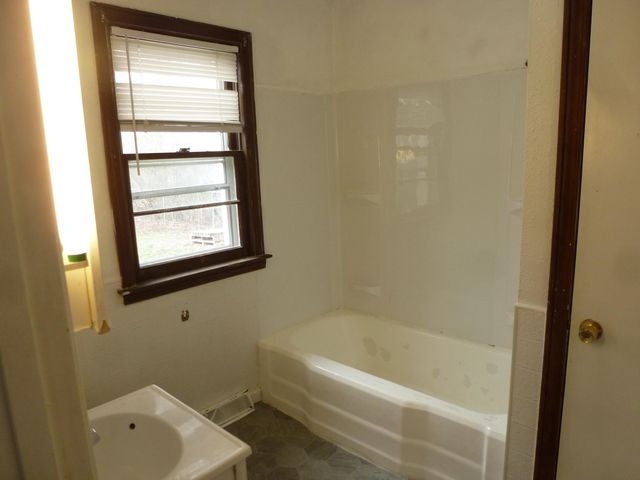 5064 Hess Street, Saginaw, MI 48601