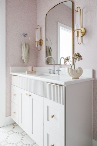 905 N Webster Street, Naperville, IL 60563