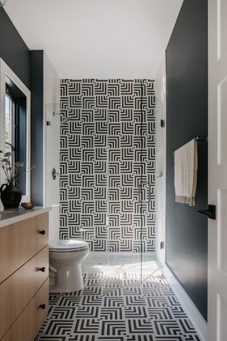 905 N Webster Street, Naperville, IL 60563