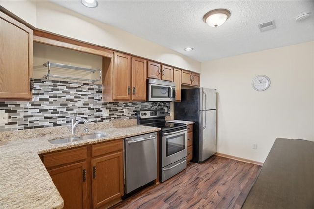 106 Barrington DRIVE, Collier Twp, PA 15071