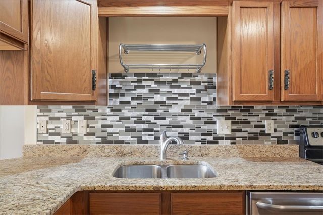 106 Barrington DRIVE, Collier Twp, PA 15071