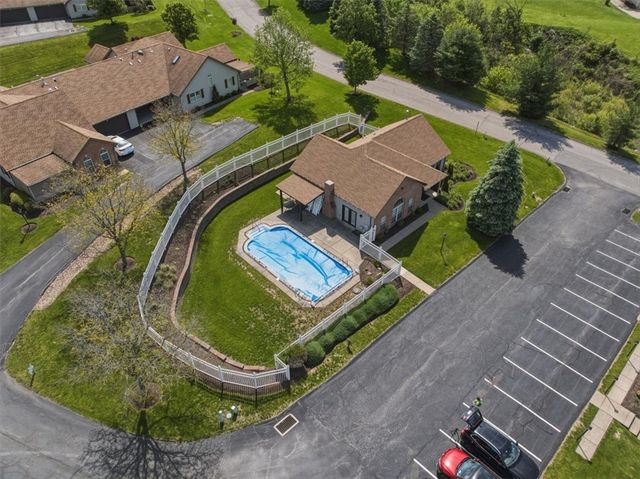 106 Barrington DRIVE, Collier Twp, PA 15071