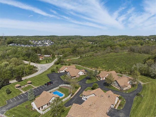 106 Barrington DRIVE, Collier Twp, PA 15071
