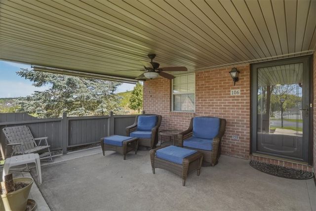 106 Barrington DRIVE, Collier Twp, PA 15071