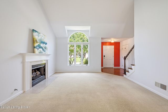 10928 Fairway Pointe Dr, Louisville, KY 40241