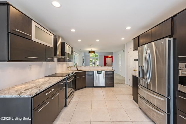 10928 Fairway Pointe Dr, Louisville, KY 40241
