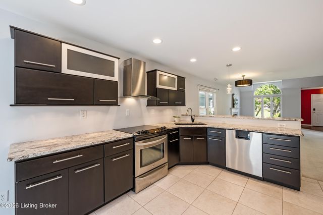 10928 Fairway Pointe Dr, Louisville, KY 40241