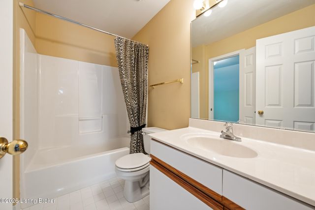 10928 Fairway Pointe Dr, Louisville, KY 40241