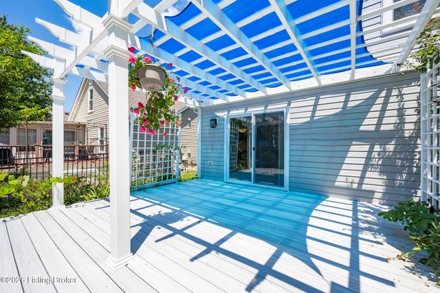 10928 Fairway Pointe Dr, Louisville, KY 40241