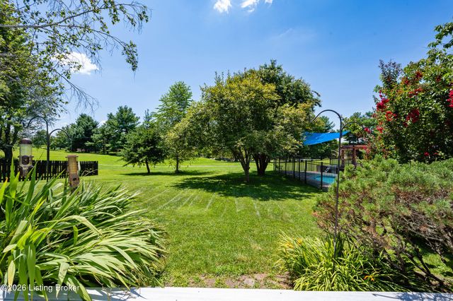 10928 Fairway Pointe Dr, Louisville, KY 40241