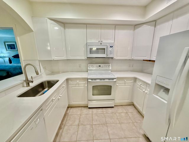 2590 Gold Star Highway 110, Groton, CT 06355